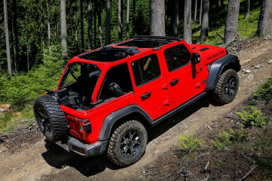  Jeep Wrangler Unlimited Rubicon (JL) 2018 года  (EU) (фото 20 из 46)